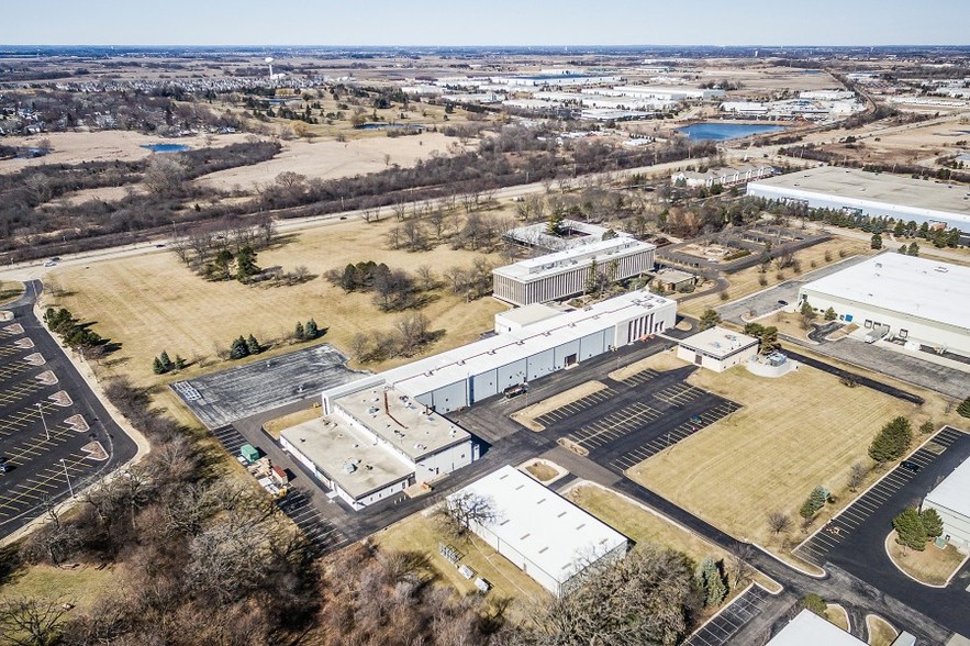 700 N US Highway 45, Libertyville, IL à vendre - Photo du bâtiment - Image 1 de 1