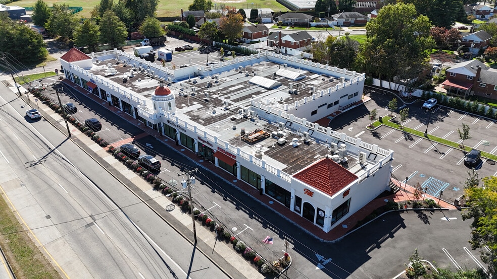 350 S Broadway, Hicksville, NY for lease - Building Photo - Image 2 of 9