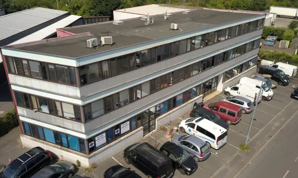 29-31 Rue Des Entrepreneurs, Carrières-sur-Seine for lease - Building Photo - Image 3 of 4