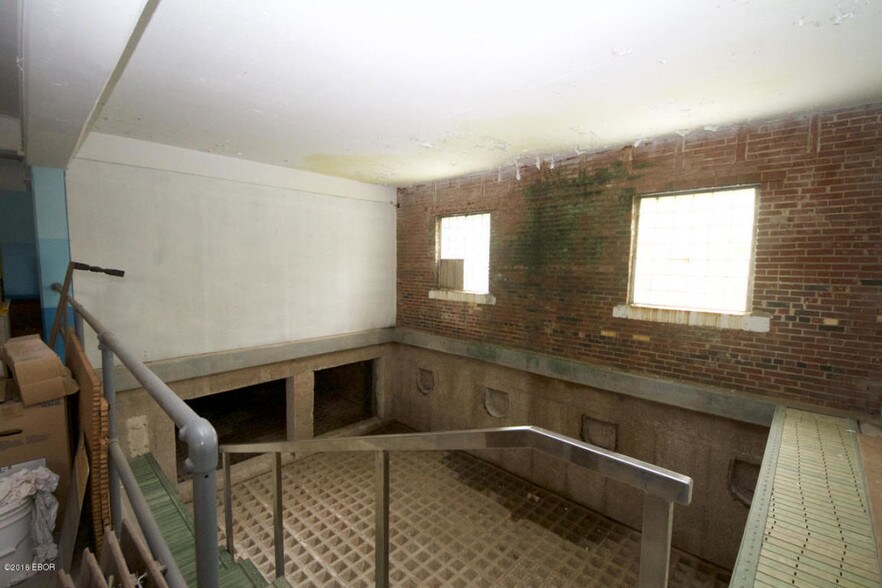 1051 S Wall St, Carbondale, IL à vendre - Photo intérieure - Image 2 de 16