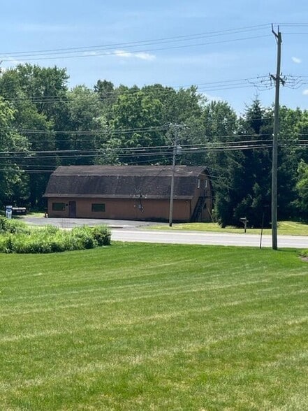 210 Independence Rd, East Stroudsburg, PA for sale - Building Photo - Image 1 of 3