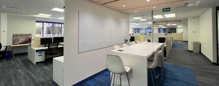 70 University Ave, Toronto, ON à louer Photo intérieure- Image 2 de 4