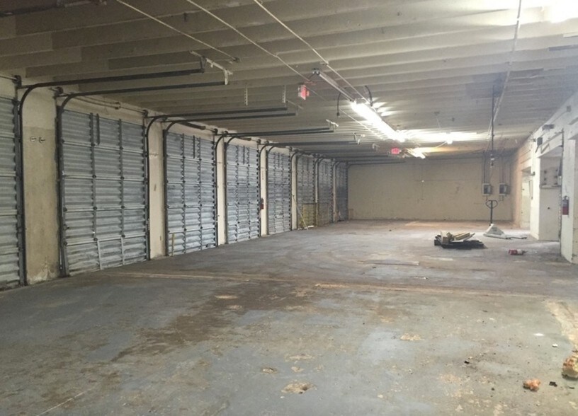 314 NW 2nd St, Hallandale Beach, FL à vendre - Photo intérieure - Image 3 de 4