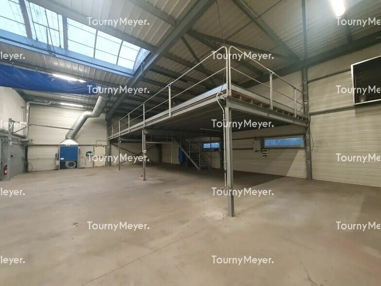 Flex in Saint-Médard-en-Jalles for lease - Interior Photo - Image 3 of 7