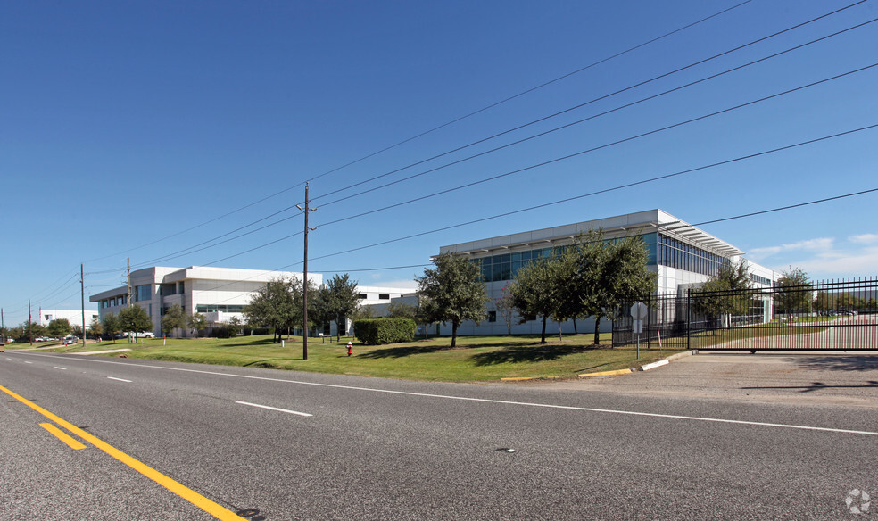 11211 FM 2920 Rd, Tomball, TX for sale - Building Photo - Image 1 of 1