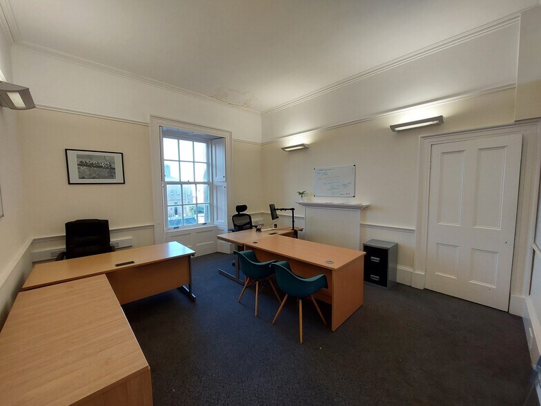 12 Alloway Pl, Ayr à louer - Photo du bâtiment - Image 2 de 7