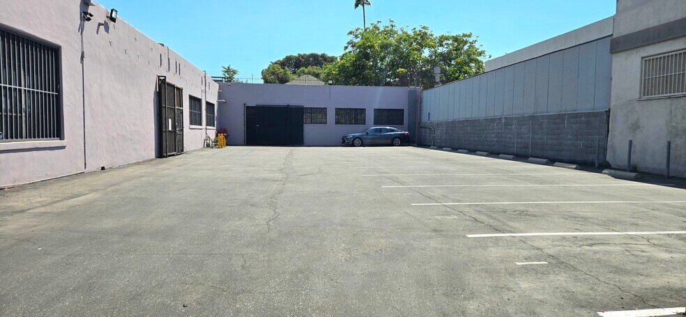 170 E Jefferson Blvd, Los Angeles, CA à vendre - Photo du bâtiment - Image 3 de 17