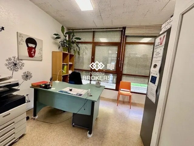 Bureau dans Argenteuil à louer - Photo du bâtiment - Image 1 de 8