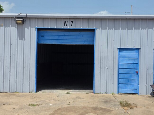 More details for 1814 City Hall Dr, Rosenberg, TX - Industrial for Lease