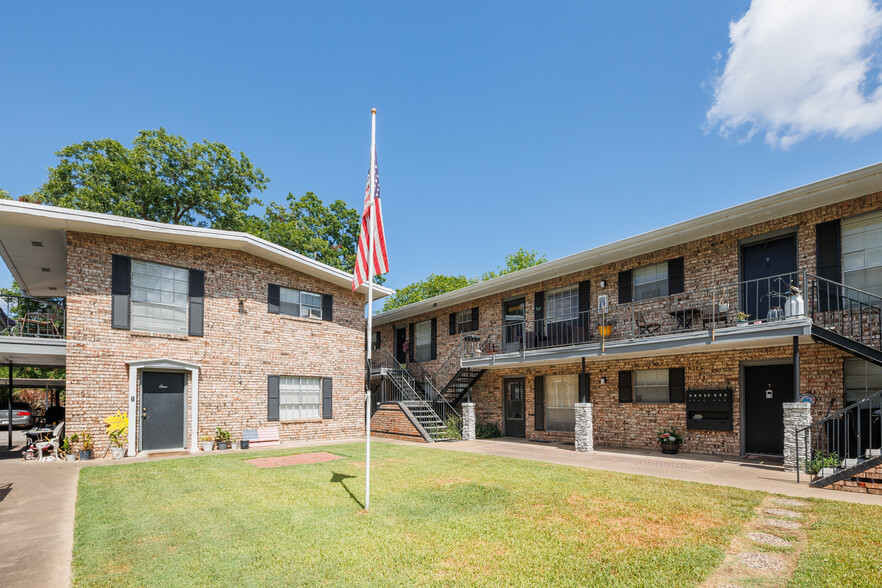 2200 Avenue L, Bay City, TX for sale - Building Photo - Image 1 of 15