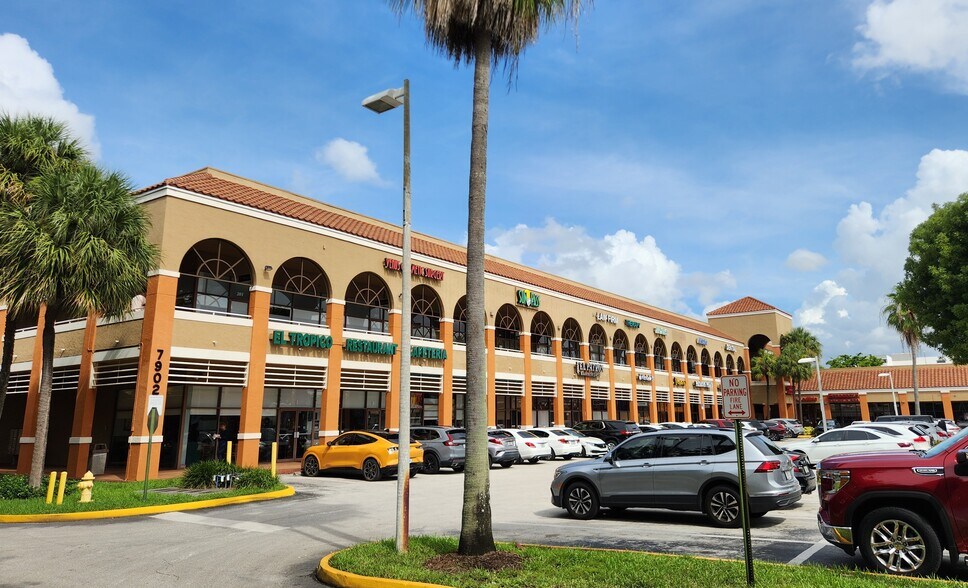 7902-7930 NW 36th St, Doral, FL à louer - Photo du bâtiment - Image 2 de 12