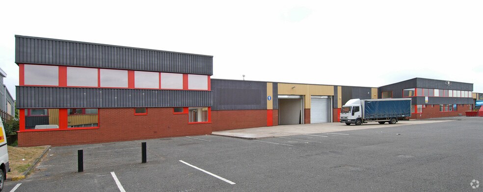 Flanders Rd, Southampton à louer - Photo du bâtiment - Image 2 de 12