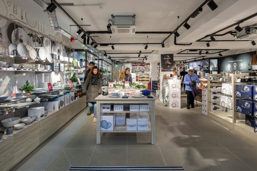 48-48A High St, Guildford for sale - Building Photo - Image 3 of 6