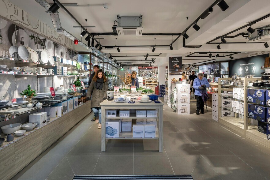 48-48A High St, Guildford à vendre - Photo du bâtiment - Image 3 de 6