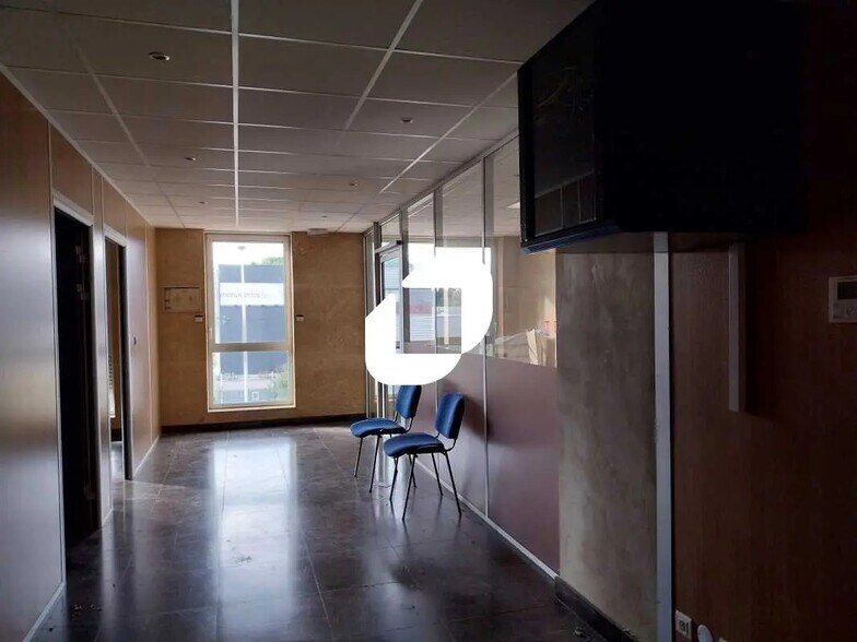 Office in Montpellier for lease - Interior Photo - Image 2 of 23