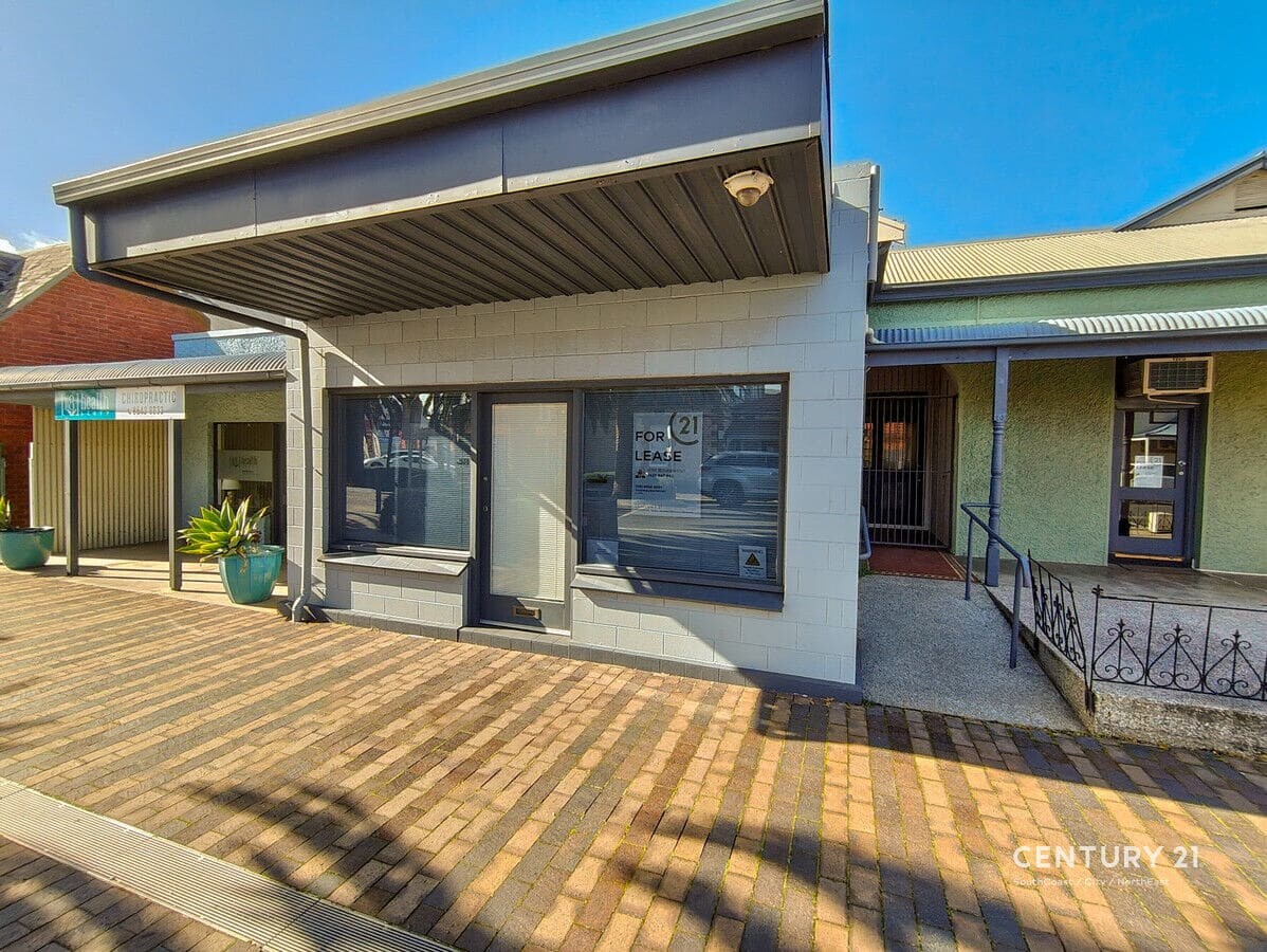 70 Ocean St, VICTOR HARBOR for sale Primary Photo- Image 1 of 15
