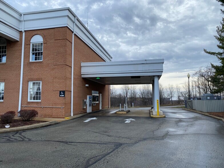 2640 Monroeville Blvd, Monroeville, PA à vendre - Photo du bâtiment - Image 2 de 16