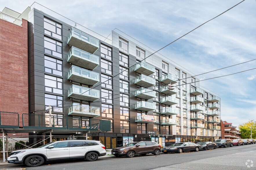 65-18 Austin St, Rego Park, NY for sale - Building Photo - Image 2 of 15