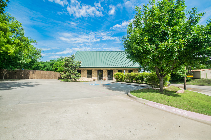 1000 Johnson St, Denton, TX à vendre - Photo du bâtiment - Image 1 de 1