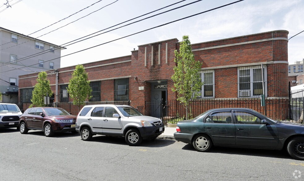 109 45th St, Union City, NJ à vendre - Photo du bâtiment - Image 2 de 24