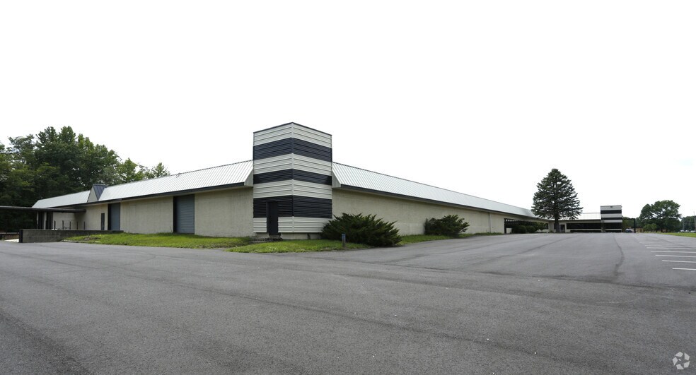 100 Central Ave, Farmingdale, NJ à louer - Photo du bâtiment - Image 3 de 19
