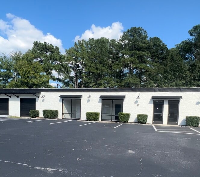 3038 McNaughton Dr, Columbia, SC for sale - Building Photo - Image 3 of 9