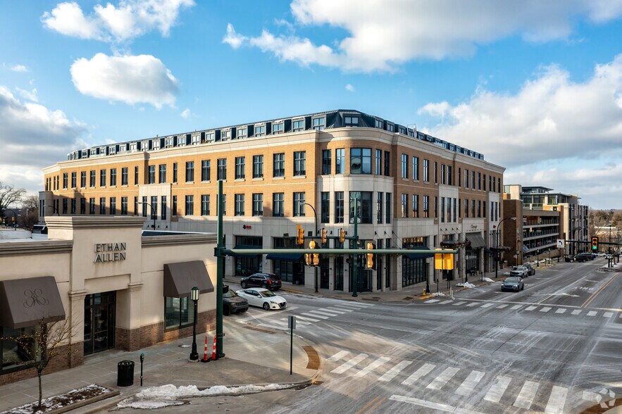 104-114 Willits St, Birmingham, MI à vendre - Photo du bâtiment - Image 2 de 7