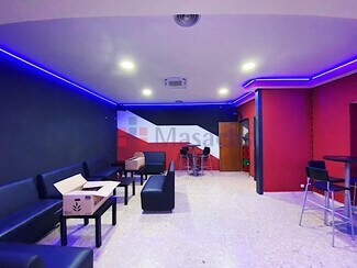 Plus de détails pour Multi-résidentiel à vendre