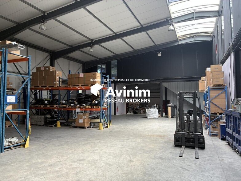 Industrial in Cabriès for lease - Interior Photo - Image 2 of 7