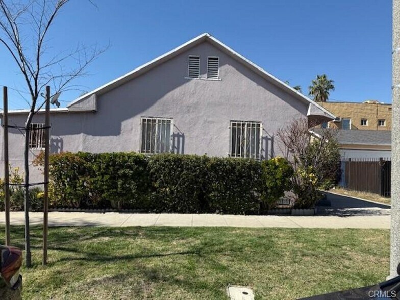 423 S Chevy Chase Dr, Glendale, CA à vendre - Photo principale - Image 1 de 12