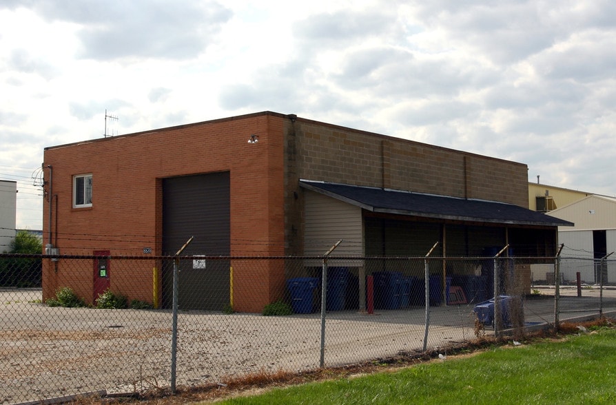 8870 Frost Ave, Saint Louis, MO for lease - Building Photo - Image 2 of 24