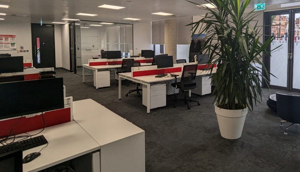 2 Broadway, London for lease - Interior Photo - Image 3 of 8