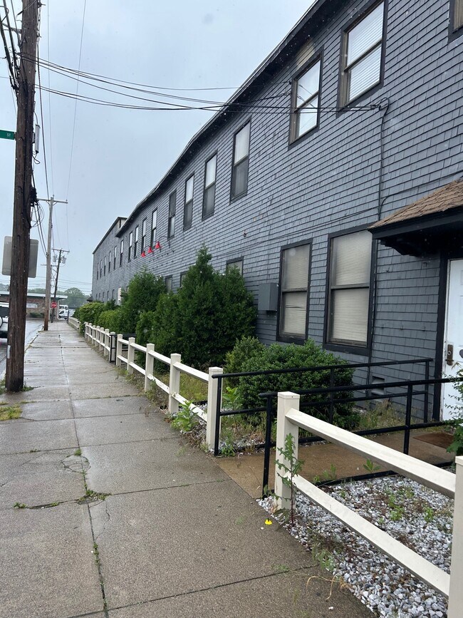Plus de détails pour 20 Rhode Island Ave, Pawtucket, RI - Local d'activités, Industriel à louer