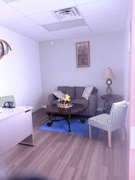 18434 N 99th Ave, Sun City, AZ à louer - Photo du bâtiment - Image 2 de 8