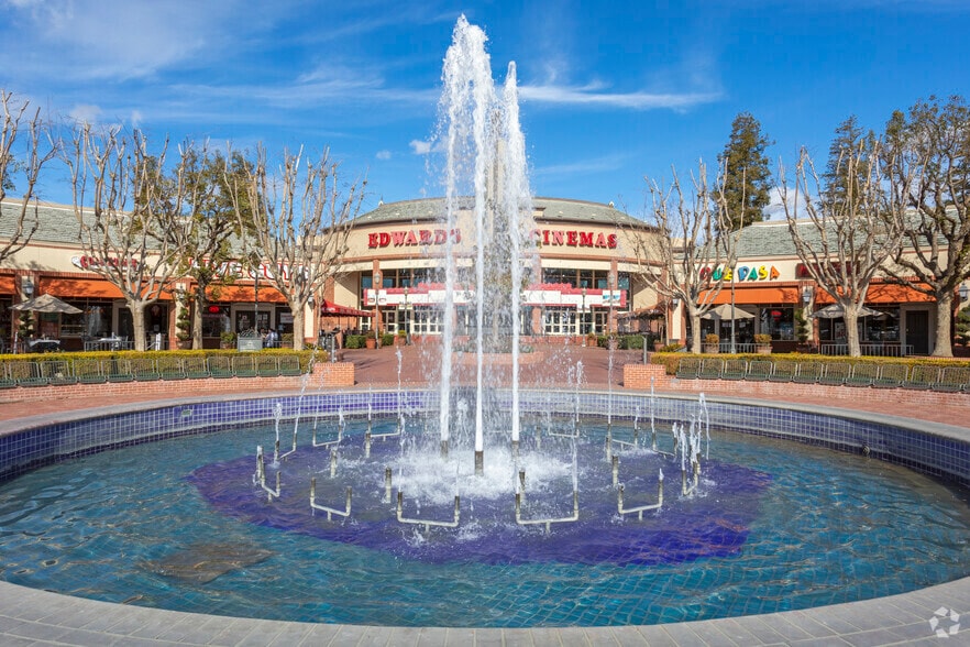 9000 Ming Ave, Bakersfield, CA à louer - Photo du bâtiment - Image 3 de 10