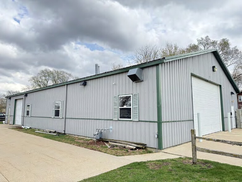 1007 Jerome Ave, Janesville, WI à vendre - Photo du bâtiment - Image 3 de 17
