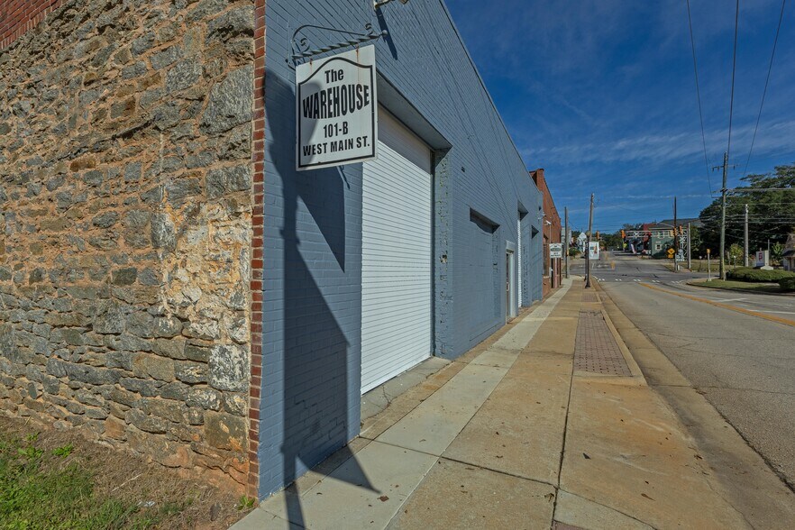 101 W Main St, Hogansville, GA à vendre - Photo du bâtiment - Image 3 de 18