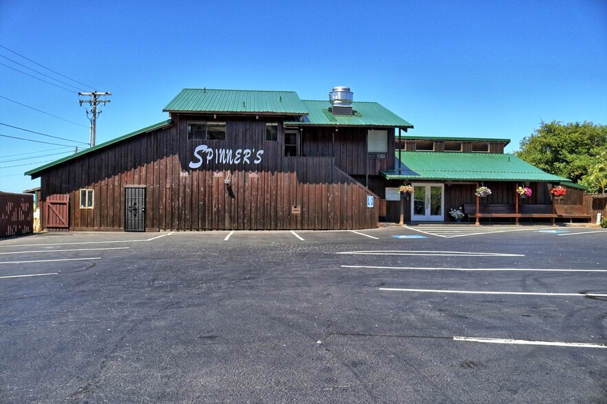 29430 Ellensburg Ave, Gold Beach, OR for sale - Building Photo - Image 2 of 17