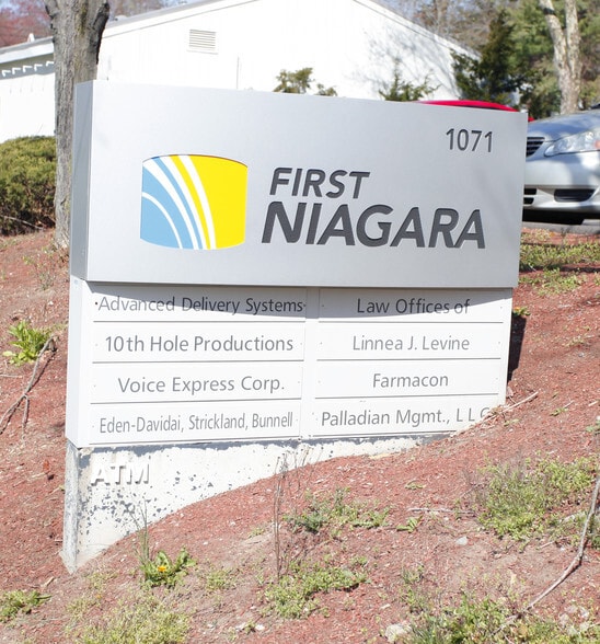 1071 Post Rd E, Westport, CT à louer - Photo du bâtiment - Image 2 de 2