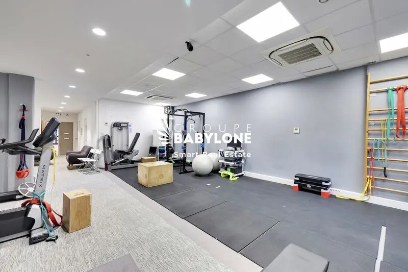 Office in Boulogne-Billancourt for lease Interior Photo- Image 1 of 8