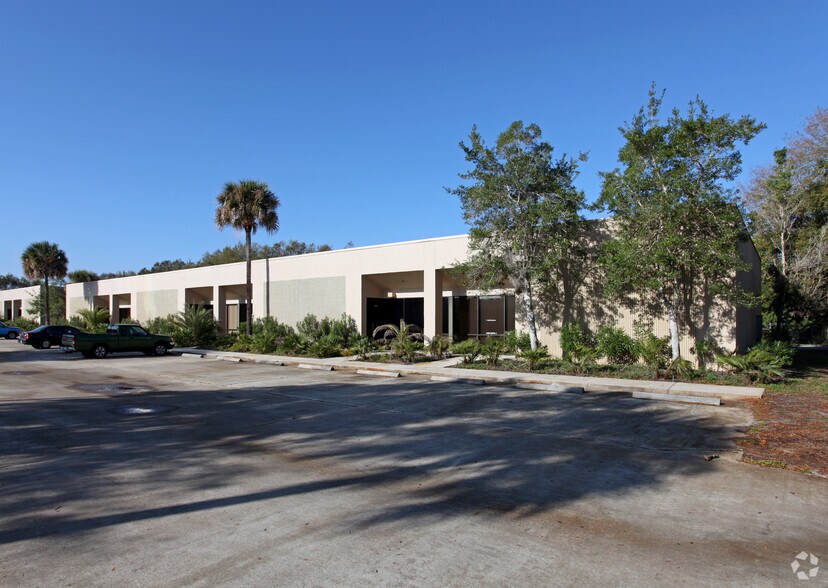 1425-1431 Chaffee Dr, Titusville, FL à vendre - Photo principale - Image 1 de 1
