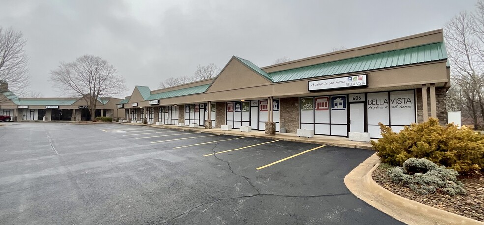 606-652 W Lancashire Blvd, Bella Vista, AR for lease - Building Photo - Image 2 of 10