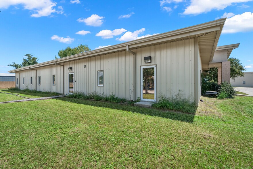 210 N Tyndall Pky, Panama City, FL à vendre - Photo du bâtiment - Image 2 de 19