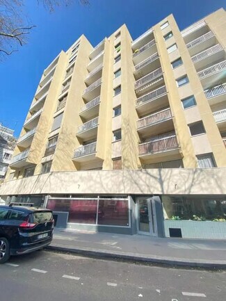 Plus de détails pour Commerce de détail à vendre