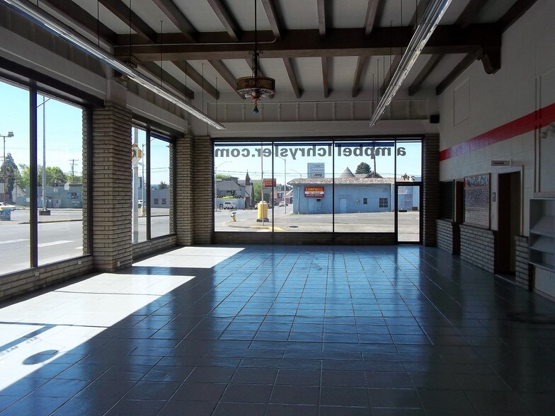 207-217 W Main St, Centralia, WA à louer - Photo intérieure - Image 2 de 5