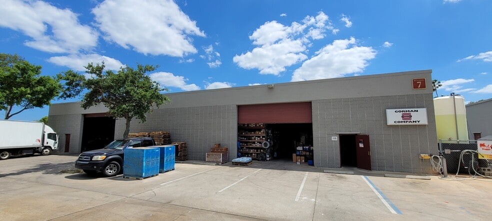 1101 18th Pl, Vero Beach, FL for lease - Building Photo - Image 2 of 5