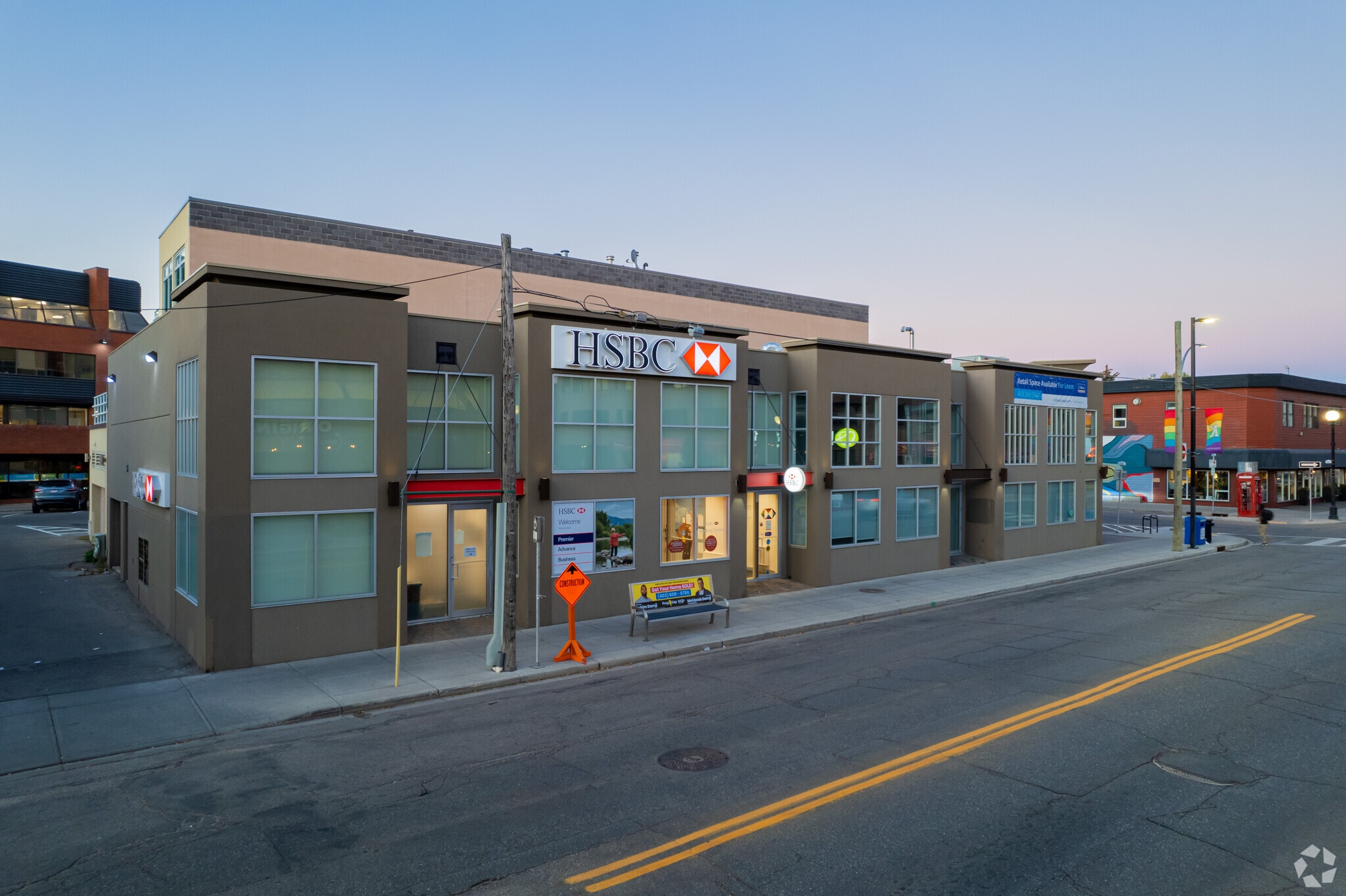 1217 Kensington Rd NW, Calgary, AB à louer Photo principale- Image 1 de 7