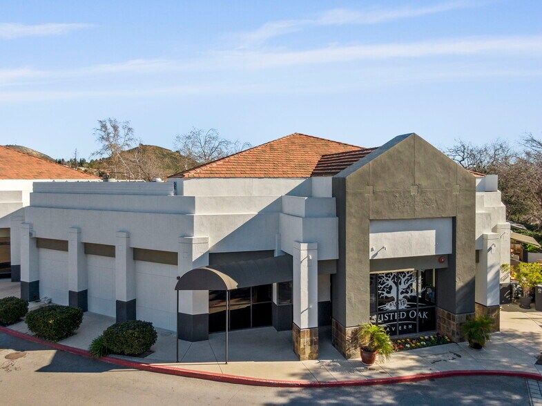 30105-30115 Agoura Rd, Agoura Hills, CA à vendre - Photo du bâtiment - Image 2 de 17