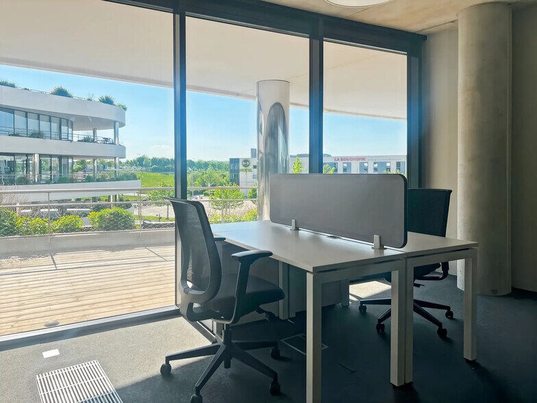 Office in Tinqueux for lease - Interior Photo - Image 1 of 10