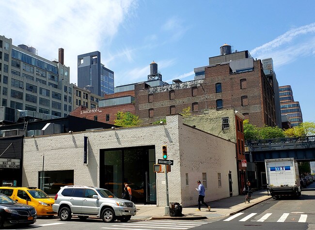 More details for 293 Tenth Ave, New York, NY - Retail for Lease